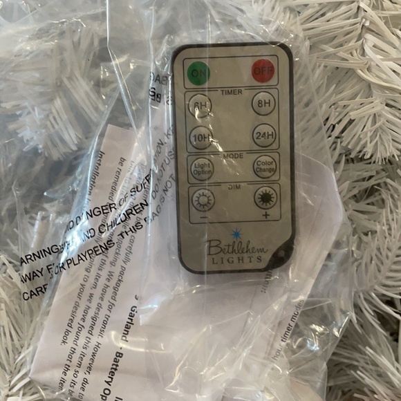 Bethlehem Lights 9’ Prelit Garland - Picture 3 of 3